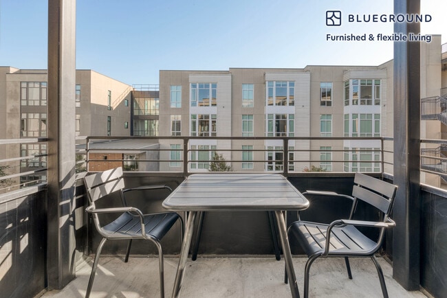 Building Photo - 2000 Fifth Street-SI FL4-ID1505