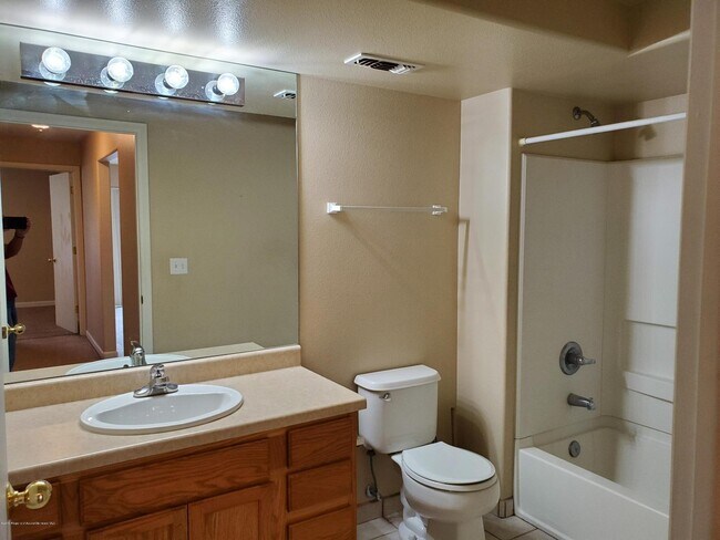 Foto del edificio - 796 Castle Valley Blvd