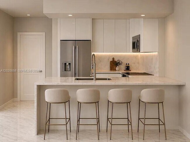 Foto del edificio - 6917 Collins Ave