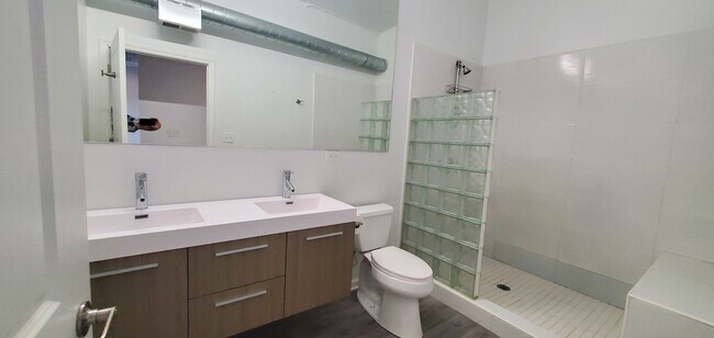 Foto del edificio - 3411 W North Ave