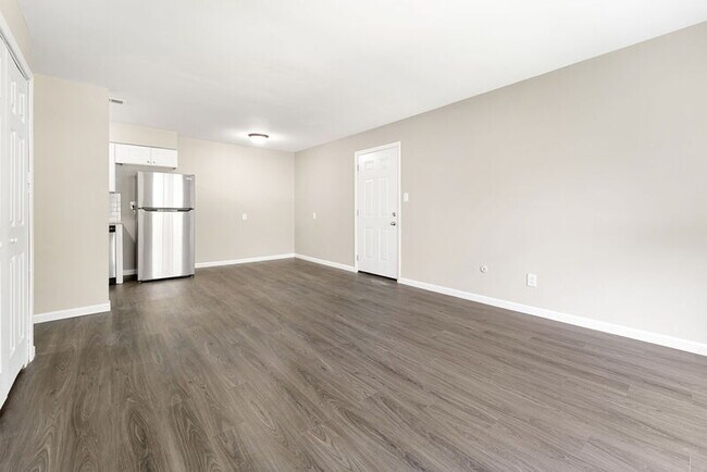 Foto del edificio - 11355 Goddard Rd
