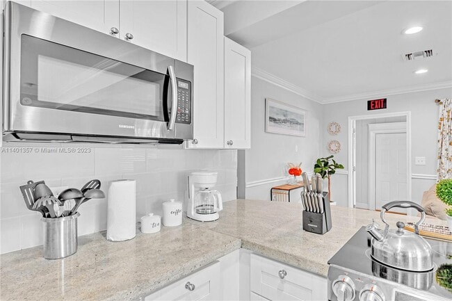 Building Photo - 1539 Moffett St