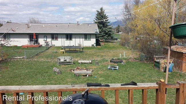 Building Photo - 3 br, 1 bath House - 303 Accola