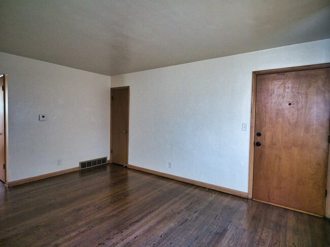 Building Photo - 4707 W Wells St