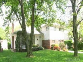 Foto principal - 503 Lakeville Ln