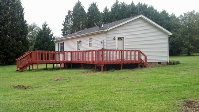 Foto del edificio - 522 Charles Reed Rd