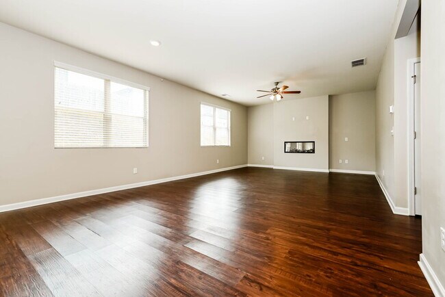 Building Photo - 532 Overo Dr