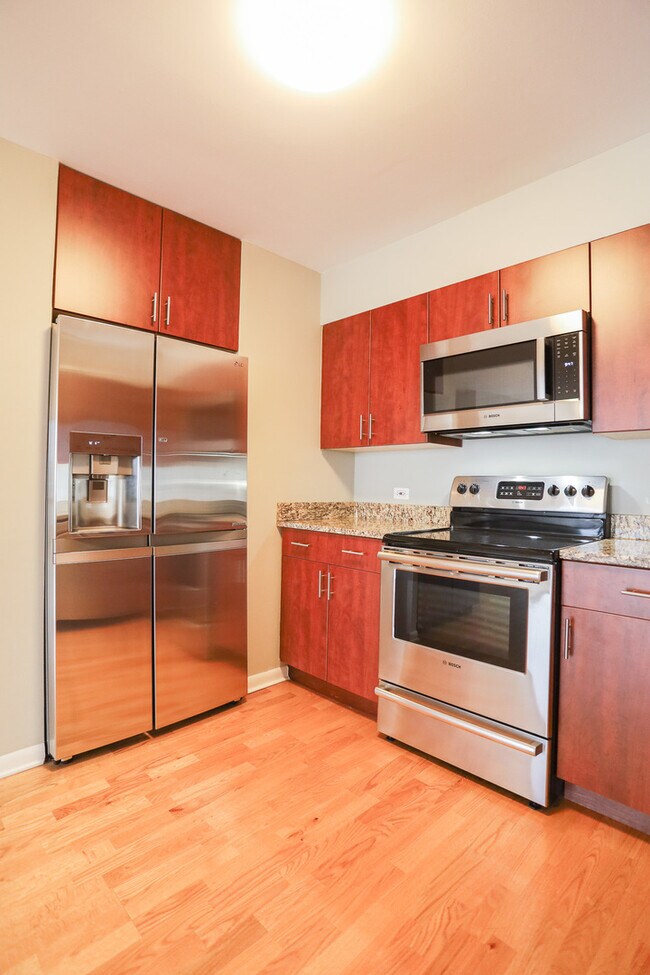 2400 N Lakeview Ave Unit 1407, Chicago, IL 60614 Condo for Rent in