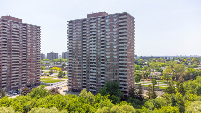 Building Photo - Humberview I & II