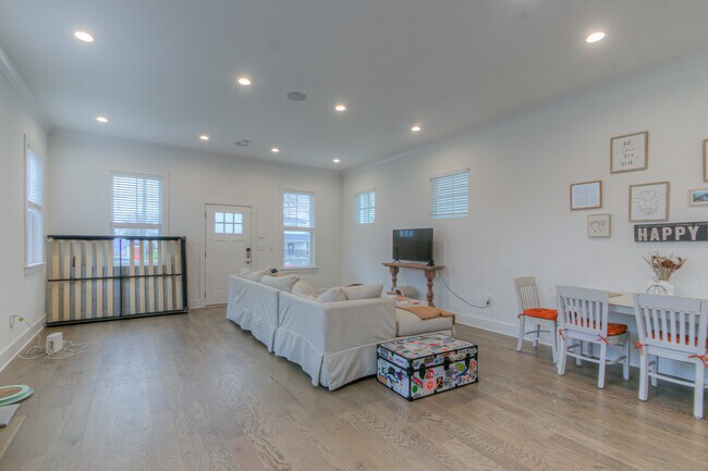 Foto del edificio - 1602B 12th Ave N