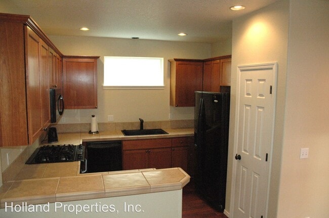 Building Photo - 3 br, 2.5 bath House - 1125 SE Highfield Ave.