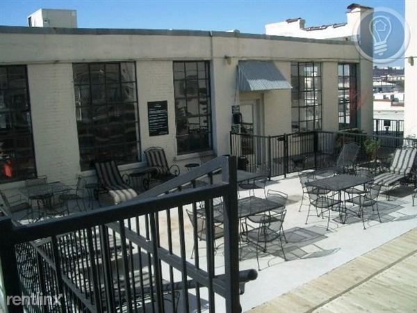 Building Photo - 2400 S Ervay St