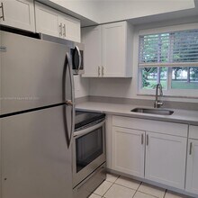 Building Photo - 2616 NE 14th Ave