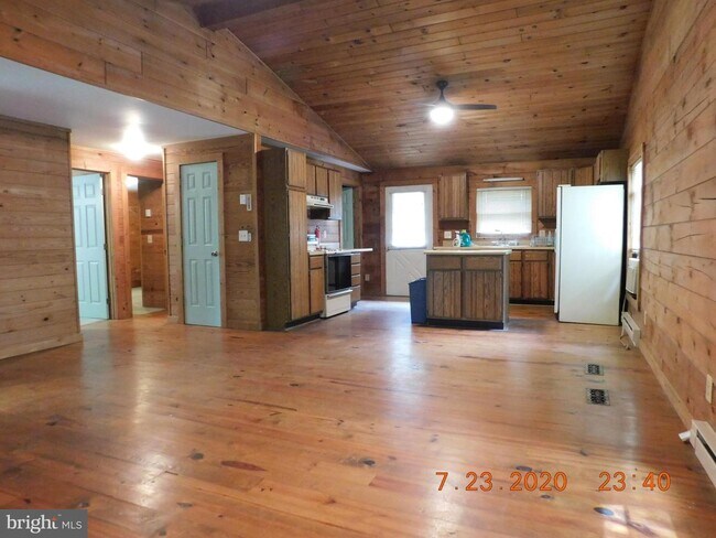 Building Photo - 2040 Parish Rd