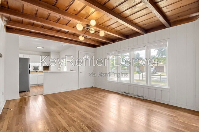 Foto del edificio - 1220 Upham St