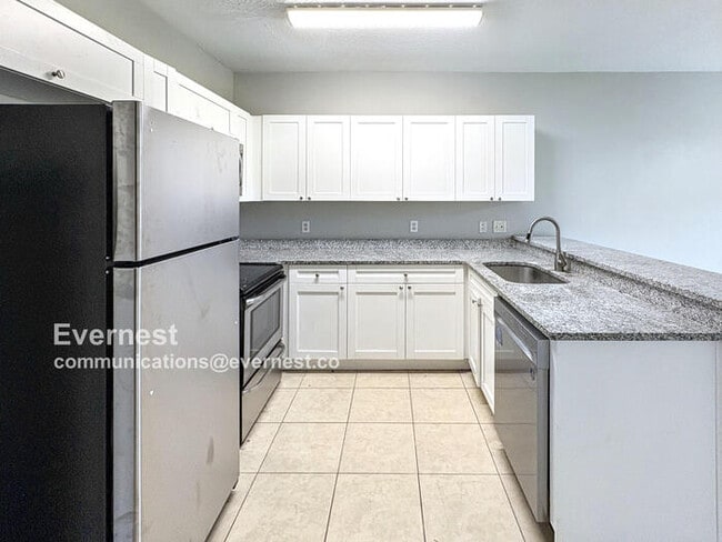Building Photo - 1564 Deer Tree Ln