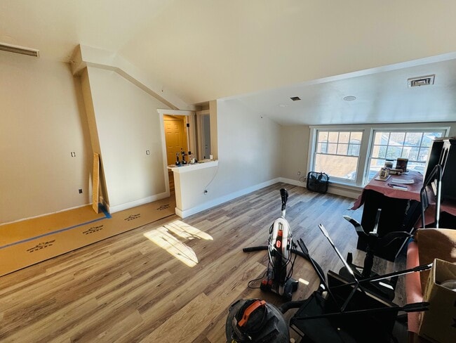 Building Photo - 34 Church St