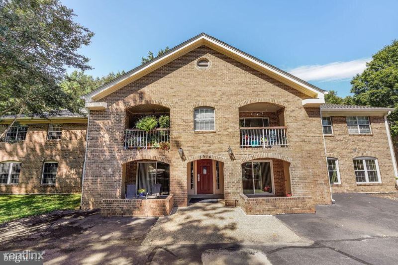 Foto principal - 5914 Cove Landing Rd