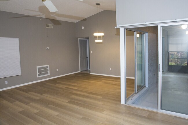 Building Photo - Tanglewood 28444