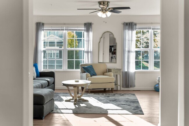 Foto del edificio - 4 Bedroom Townhome