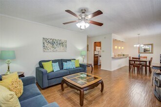 Building Photo - 4727 W Alabama St