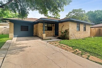 Building Photo - 135 Navajo Cir