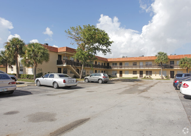 Foto del edificio - Deerfield Palms Condo