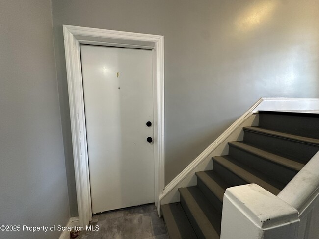 Building Photo - 306 Wyoming Ave