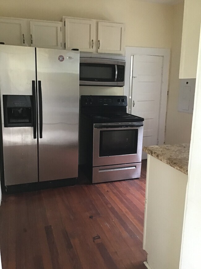 Stainless appliances, stove, microwave, dishw - 827 Heidt St