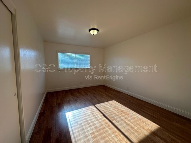 Foto del edificio - 1126 Granada Ave