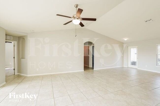 Foto del edificio - 2712 Miracle Pkwy