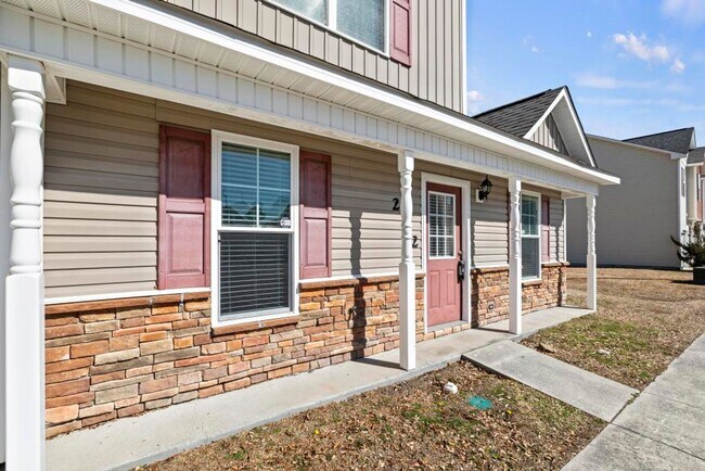 Foto del edificio - End Unit with Lots of Upgrades!