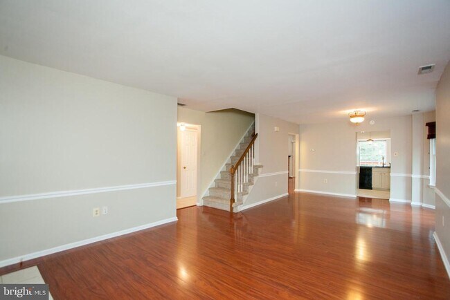 Building Photo - 124 Mulberry Dr