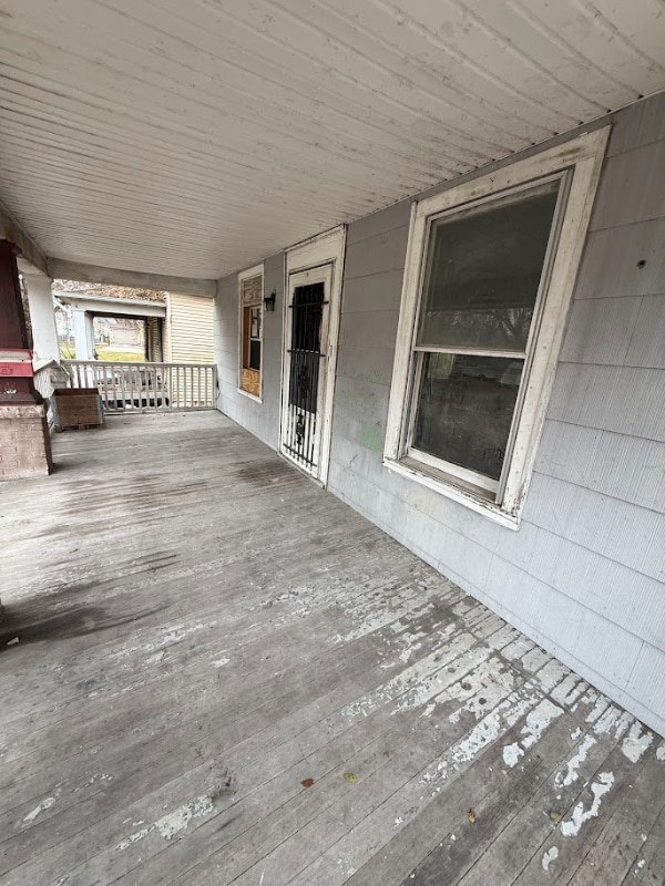 Foto del edificio - 327 E Stuart Ave