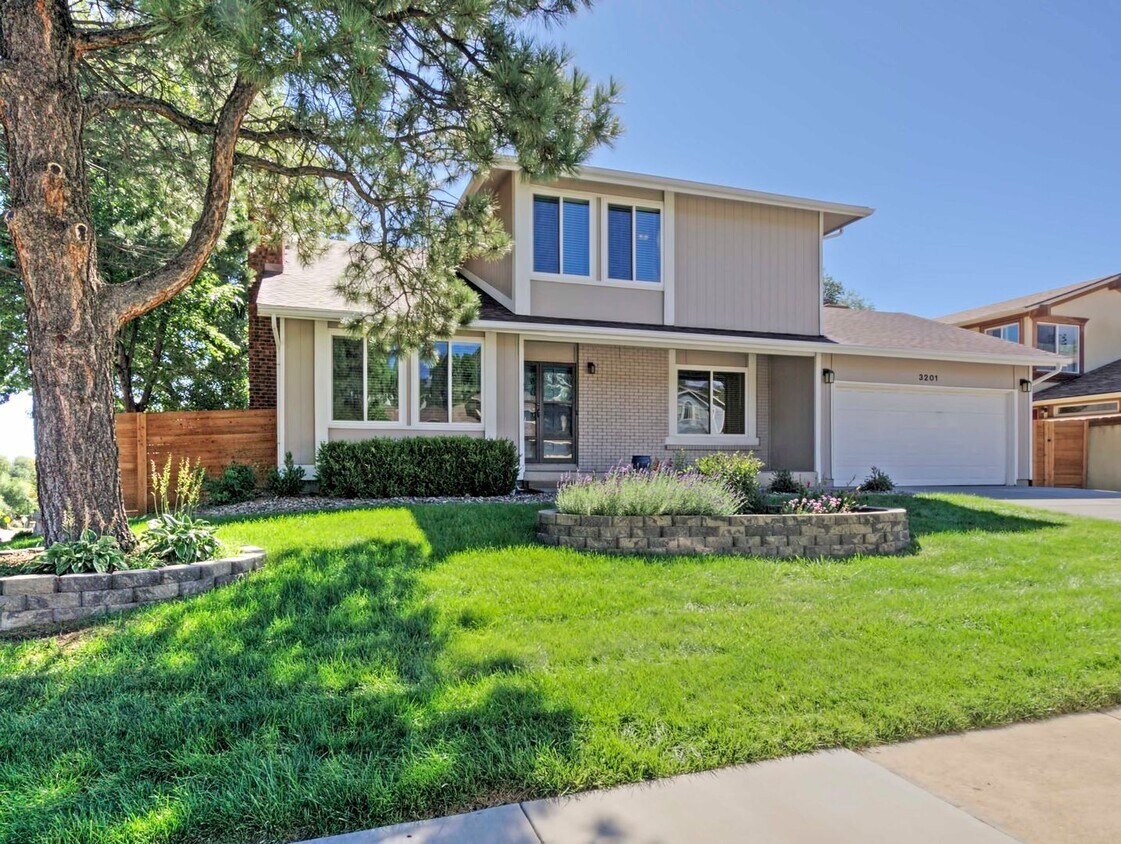 Primary Photo - 3201 Breckenridge Dr E