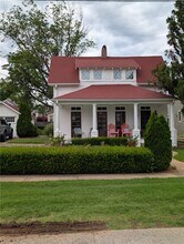 Building Photo - 212 N Ctr St