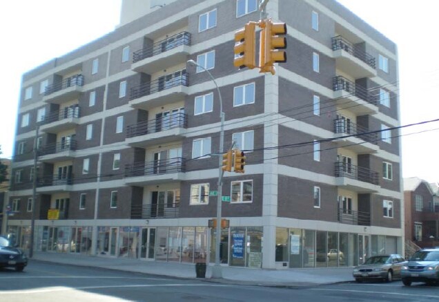 Building Photo - 802-814 Avenue U