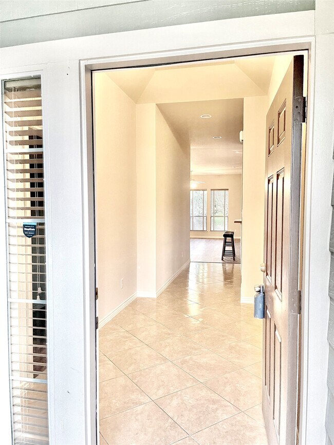 Foto del edificio - 12018 Grace Hall Dr