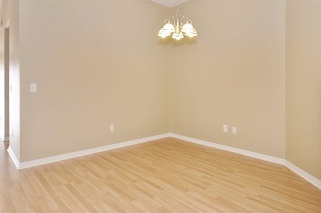 Foto del edificio - 4004 Fontana Pl