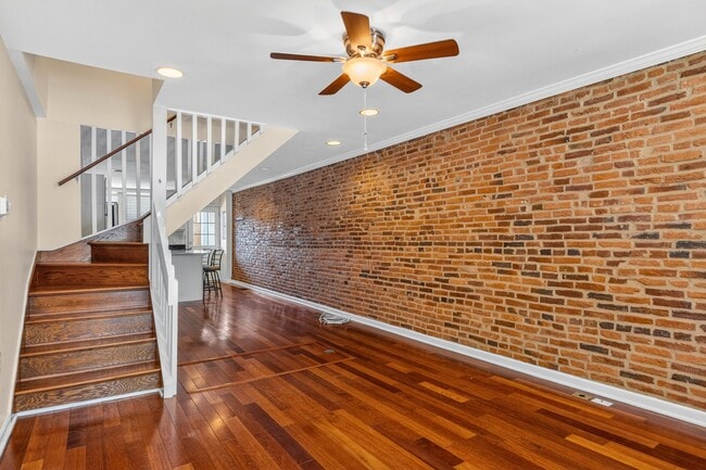 Building Photo - 803 E Fort Ave