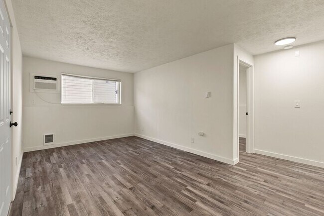 Foto del edificio - 2914 N Hogan St