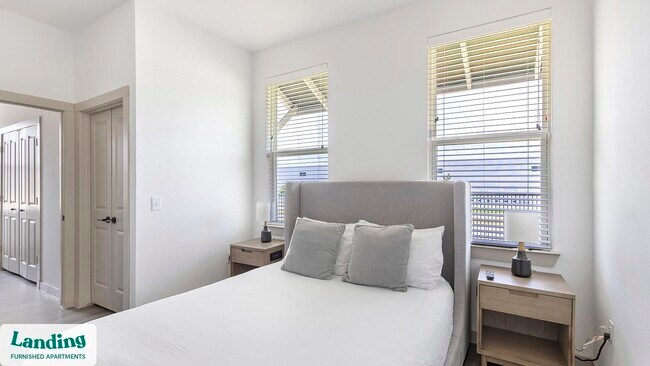 Foto del edificio - 8220 Horseman Rd