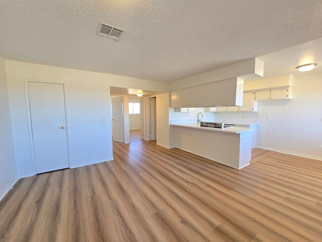 Building Photo - Beautifully Remodeled 2-Bedroom, 1-Bathroo...