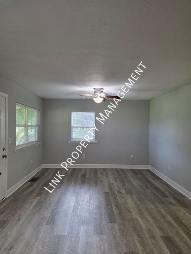 Foto del edificio - 2111 Mt Pisgah Rd