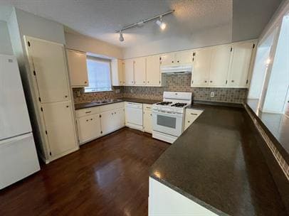 Building Photo - 412 Blue Valley Dr