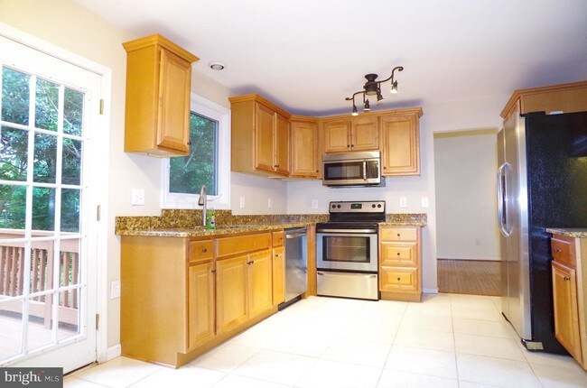 Foto del edificio - 908 Holly Blossom Ct