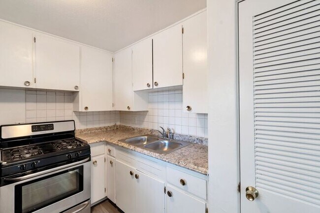 Foto del edificio - 1251 Upham St