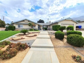 Building Photo - 12149 Country Club Ln
