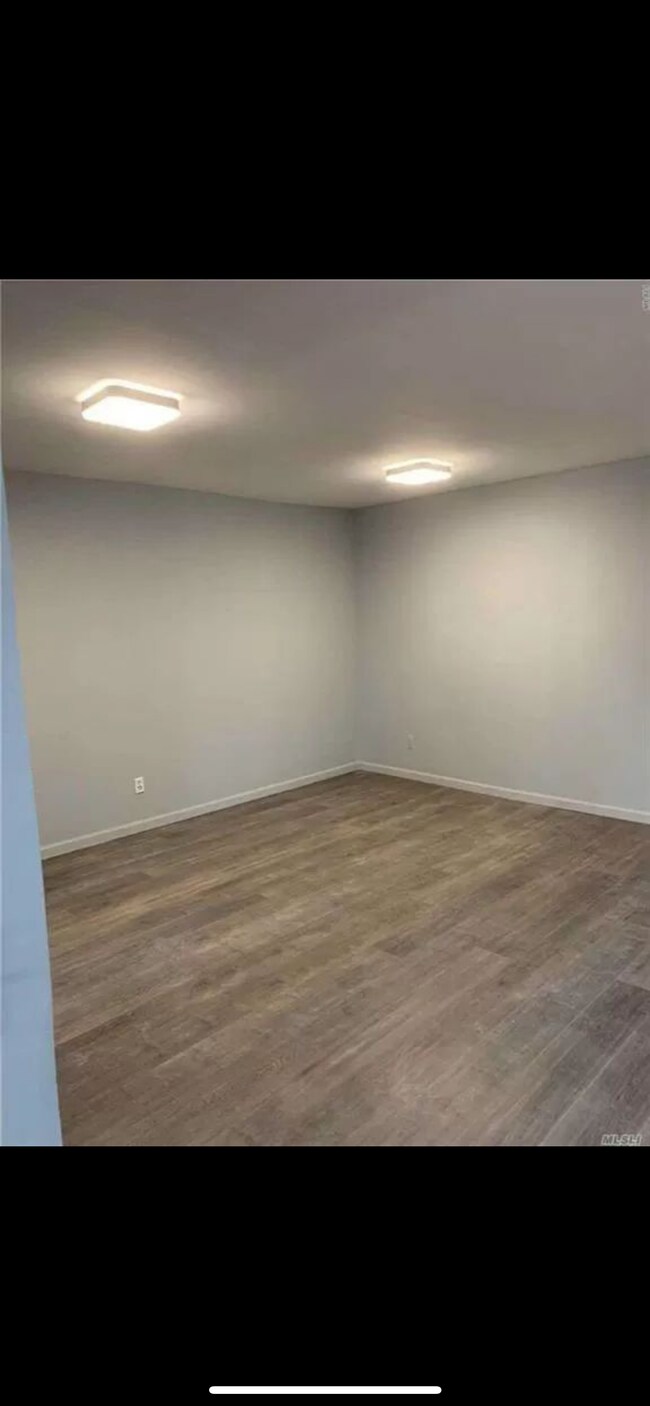 Living Room - 571 Evergreen Ave