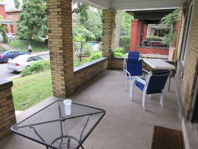 Foto del edificio - 53 E Northwood Ave